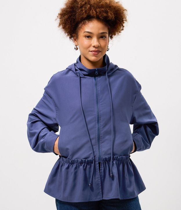 Campera Corta Viento Peplum con Capucha y Cierre Track