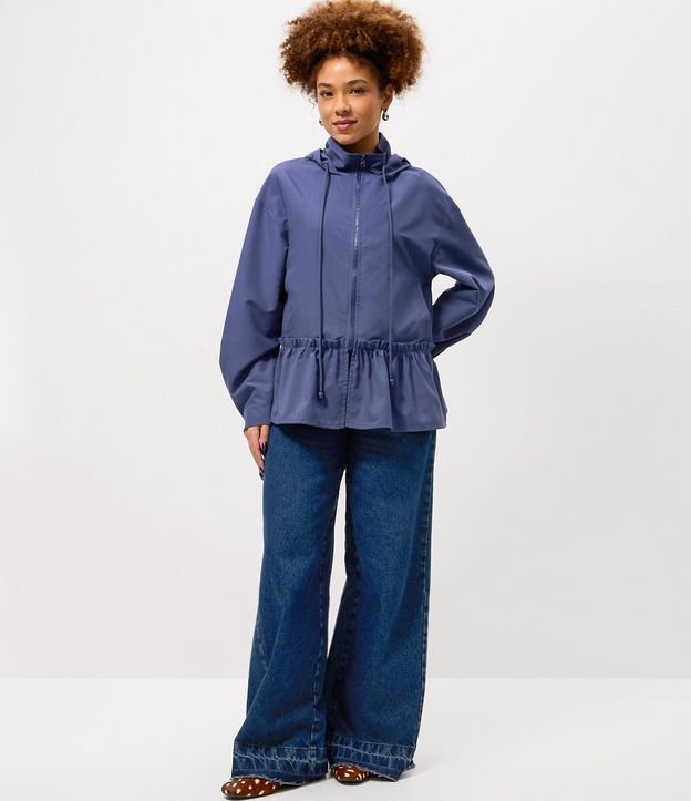 Campera Corta Viento Peplum con Capucha y Cierre Track 2
