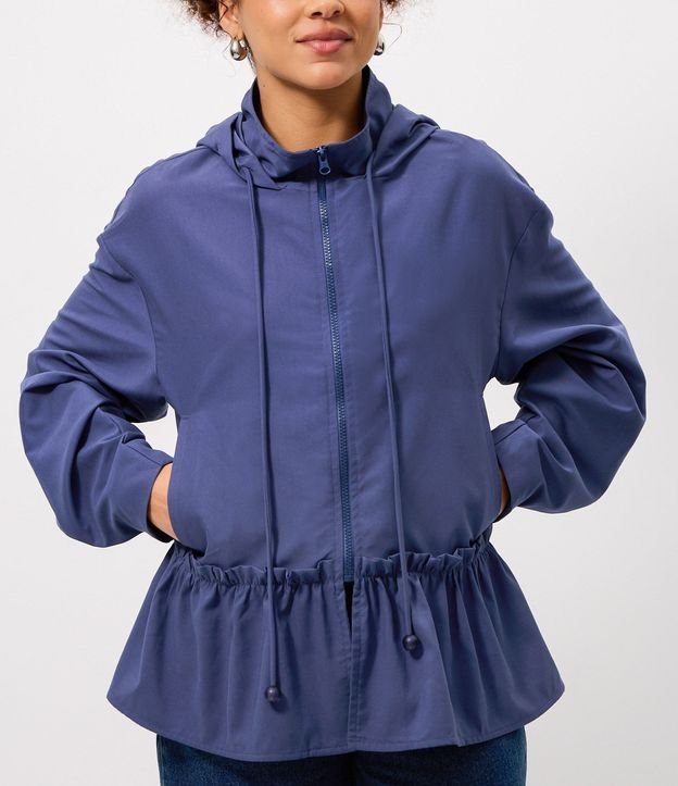 Campera Corta Viento Peplum con Capucha y Cierre Track 3