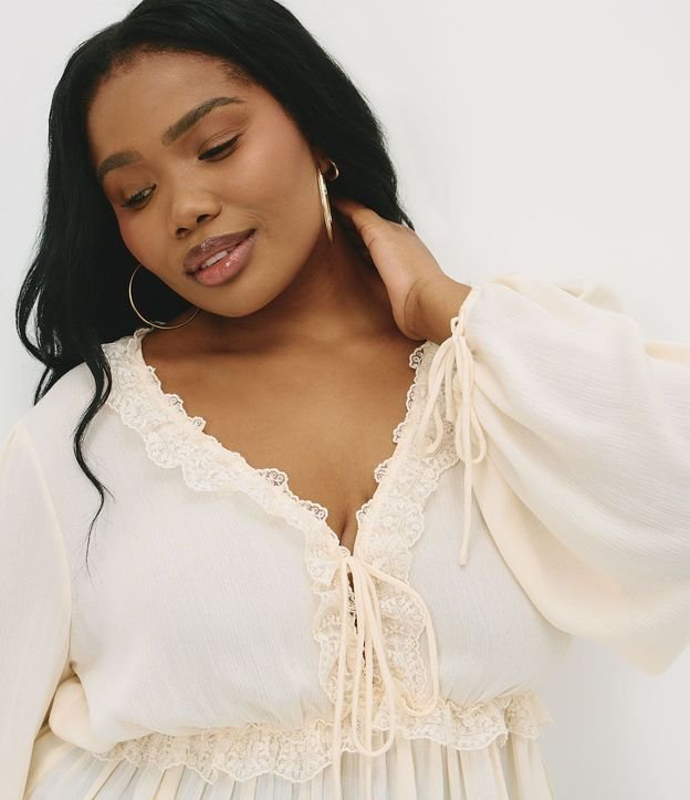Blusa Bata en Viscosa con Encaje Curve & Plus Size 3