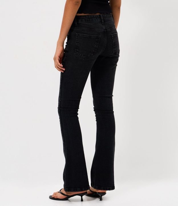 Pantalón Bootcut en Jeans con Cintura Baja 4