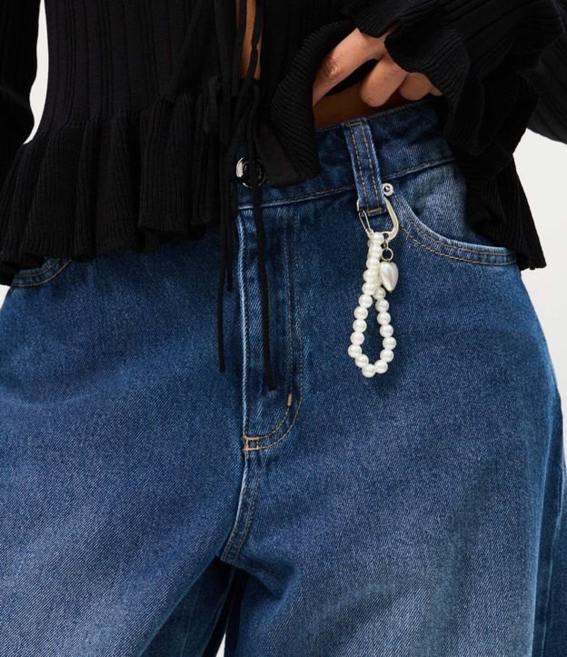 Pantalón Baggy en Jeans con Cintura Mediana Llavero de Perlas y Corazón 5