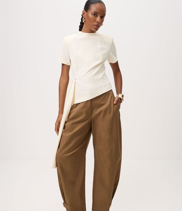 Pantalón Barrel Sastre con Detalle Ajustable en el Bajo 2