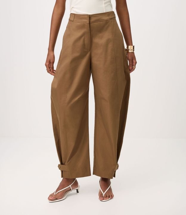 Pantalón Barrel Sastre con Detalle Ajustable en el Bajo 3