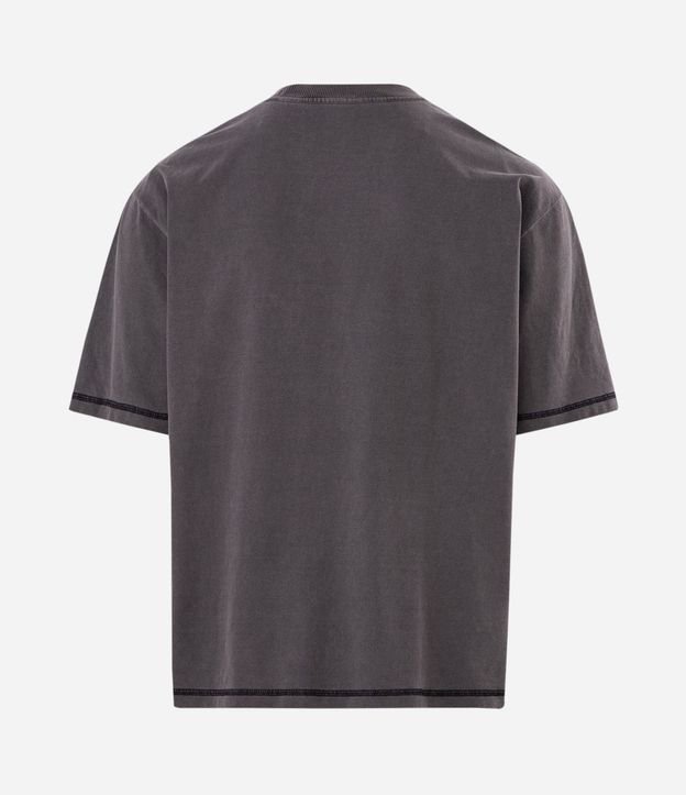 Remera Boxy en Algodón con Costura Contrastante y Lettering 2