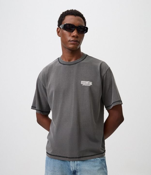 Remera Boxy en Algodón con Costura Contrastante y Lettering 1