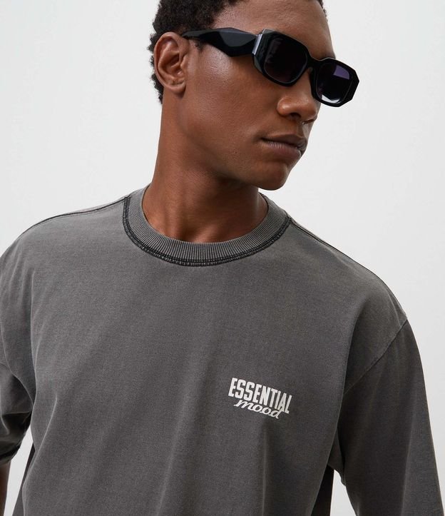 Remera Boxy en Algodón con Costura Contrastante y Lettering 4