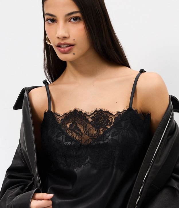 Vestido Midi de Bretel Fino en PU con Detalle en Encaje 3