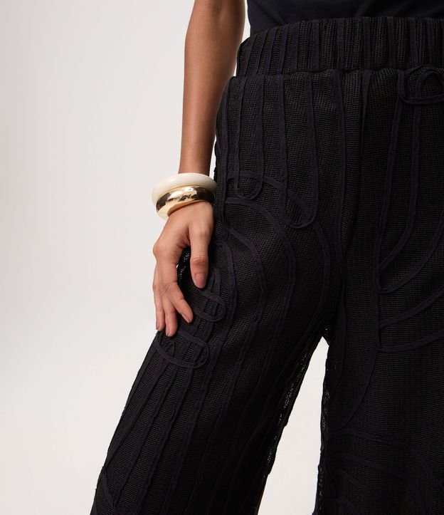 Pantalón Wide en Punto con Transparencia y Bordado Abstracto 4