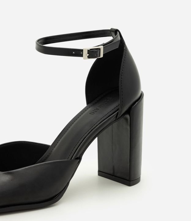 Zapato en PU con Taco Bloque y Punta Cuadrada 4
