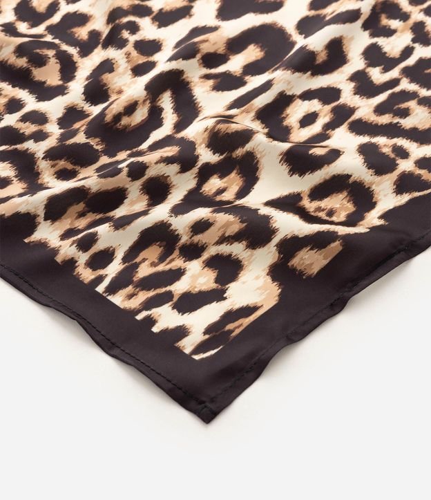 Pañuelo en Chiffon con Estampa Animal Print Leopardo 2