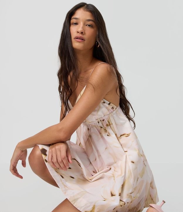 Vestido Corto en Tricolina con Estampa Floral Aquarelada 1