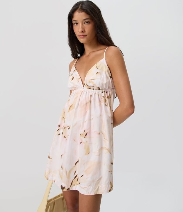 Vestido Corto en Tricolina con Estampa Floral Aquarelada 3