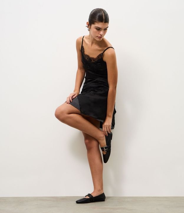 Zapatilla en Cuero con Tiras Ajustables 6