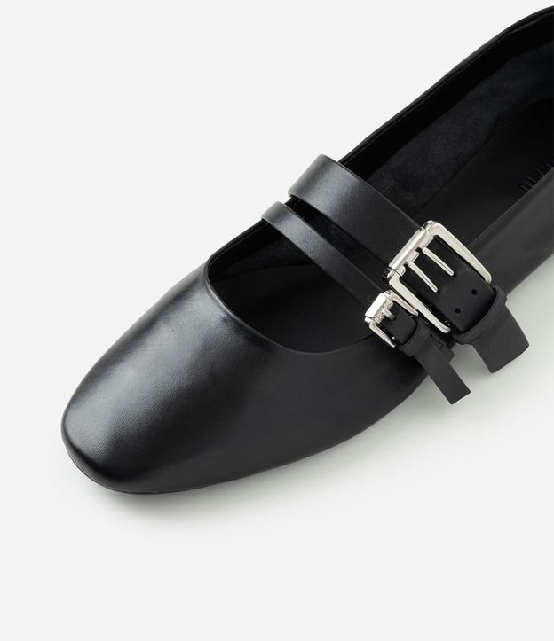 Zapatilla en Cuero con Tiras Ajustables 5