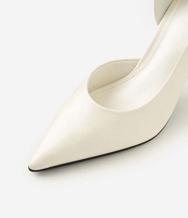 Zapato Tacones en PU con Salto Alto Cromado 4