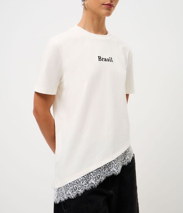 Remera en Algodón con Lettering Brasil y Bajo Asimétrica con Encaje 4