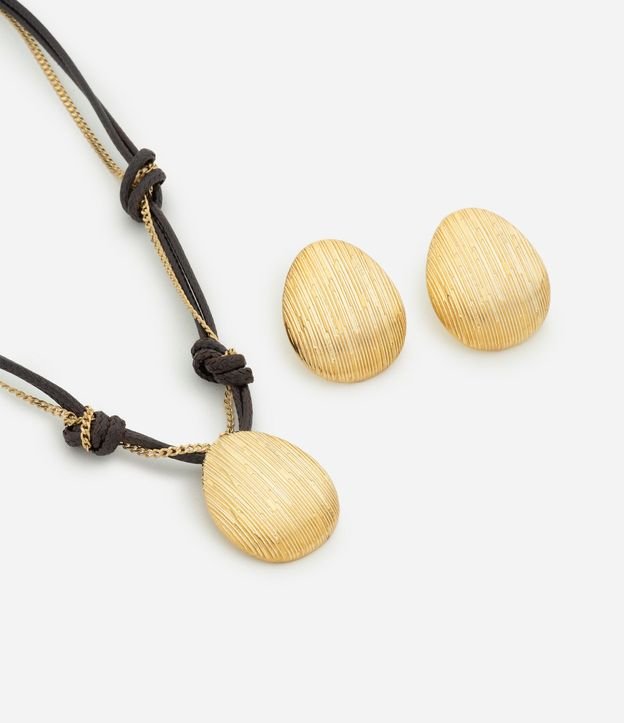 Conjunto de Collar en Hilo Encerado y Caravanas con colgante Oval