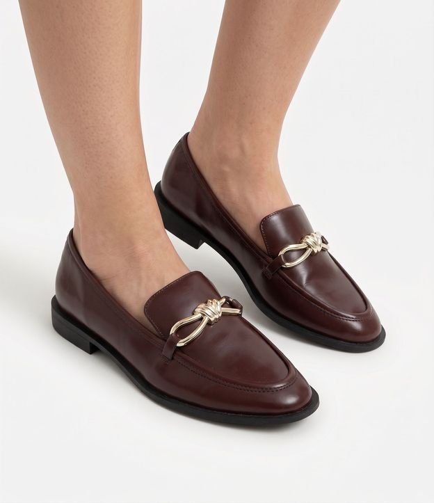 Zapato Mocasine en PU con Detalle Metálico