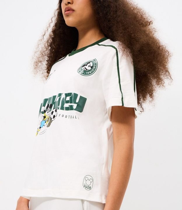 Remera Boxy en Algodón con Estampado Deportiva Mickey y Detalles Contrastantes 3
