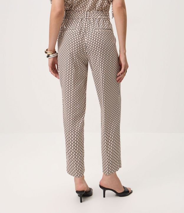Pantalón Carrot en Crepé con Cintura Elástica y Estampa Geométrica 5