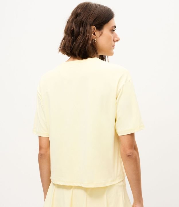 Remera Boxy Deportiva en Microfibra con Lettering 4