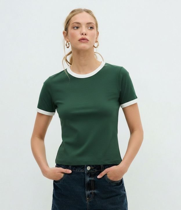 Blusa Baby Look con Mangas y Cuello Contrastantes