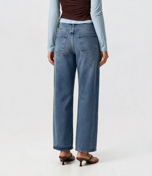 Pantalón Recto Comfort Jeans con Cintura Baja y Desgaste 4