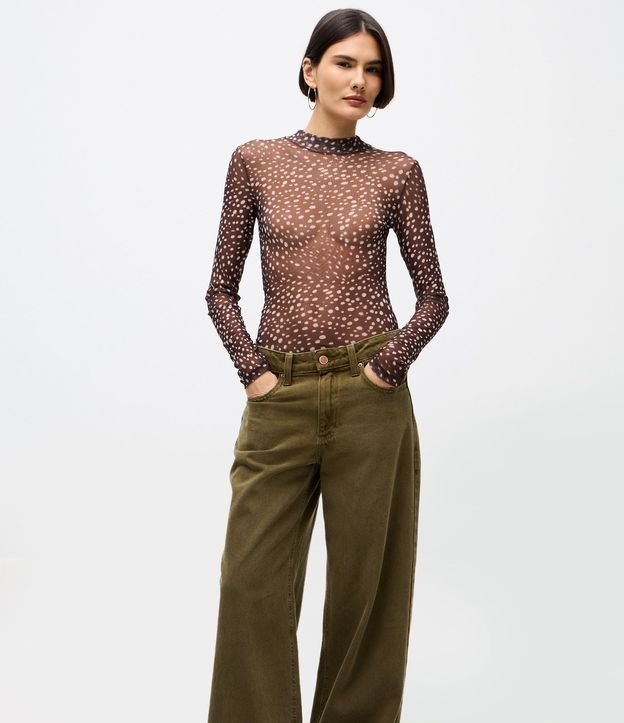Pantalón Loose en Sarga con Cintura Baja y Lavado Cationizada 2
