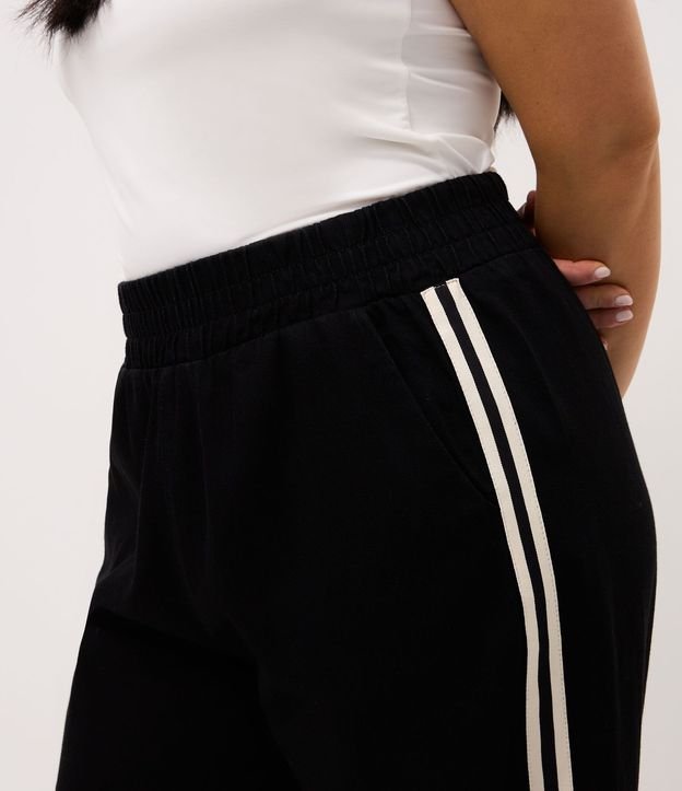 Pantalón Pantalona Deportiva en Jeans con Rayas Laterales Curve & Plus Size 4