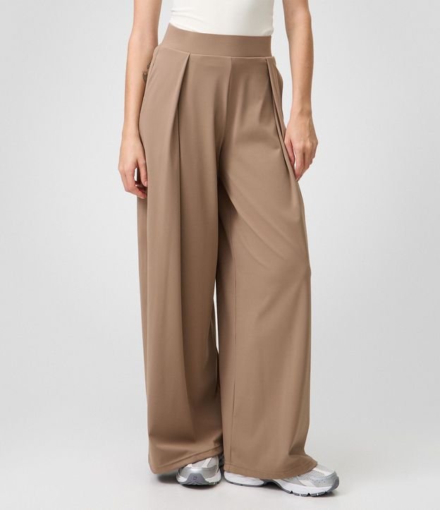Pantalón Deportiva en Microfibra con Pliegue Delantero 2