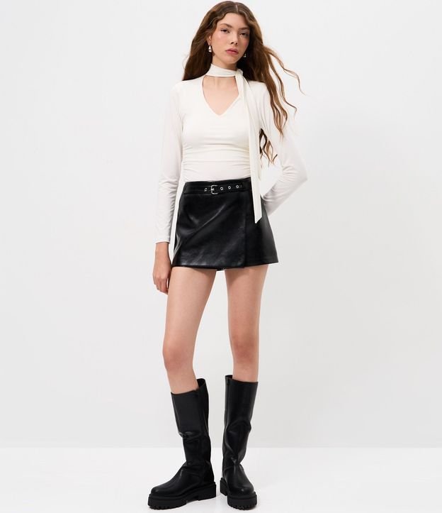 Blusa Fruncida en Microfibra con Escote V y Cuello Lazo 2
