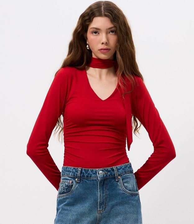 Blusa Fruncida en Microfibra con Escote V y Cuello Lazo 3