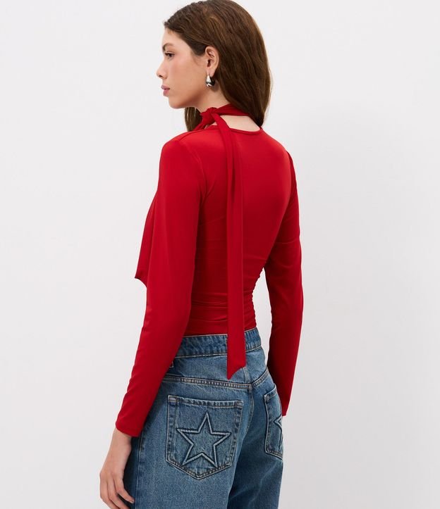 Blusa Fruncida en Microfibra con Escote V y Cuello Lazo 4