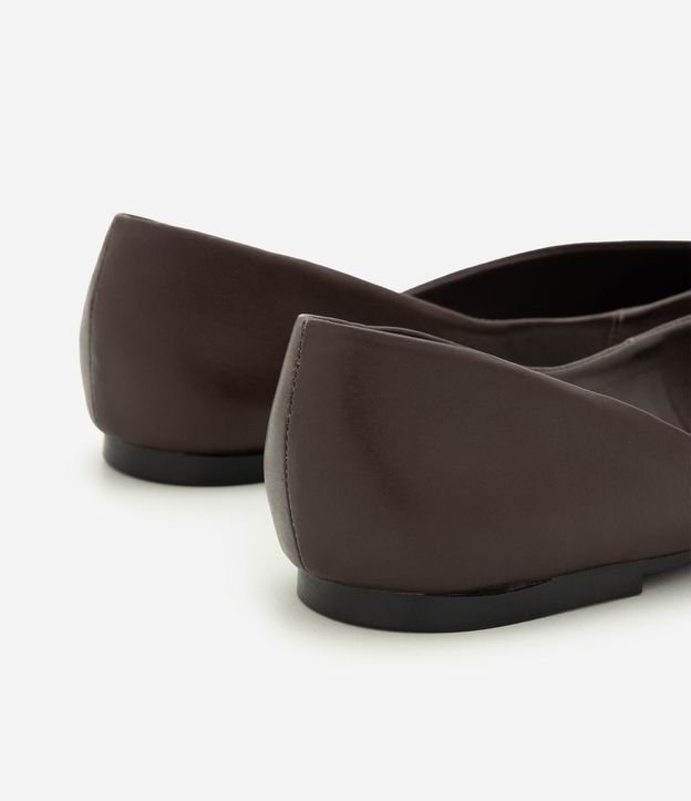 Zapatilla en Cuero con Punta Fina 3