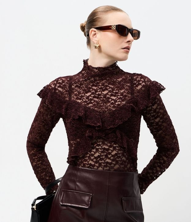 Blusa en Encaje Aterciopelado con Aplicación de Volados 1