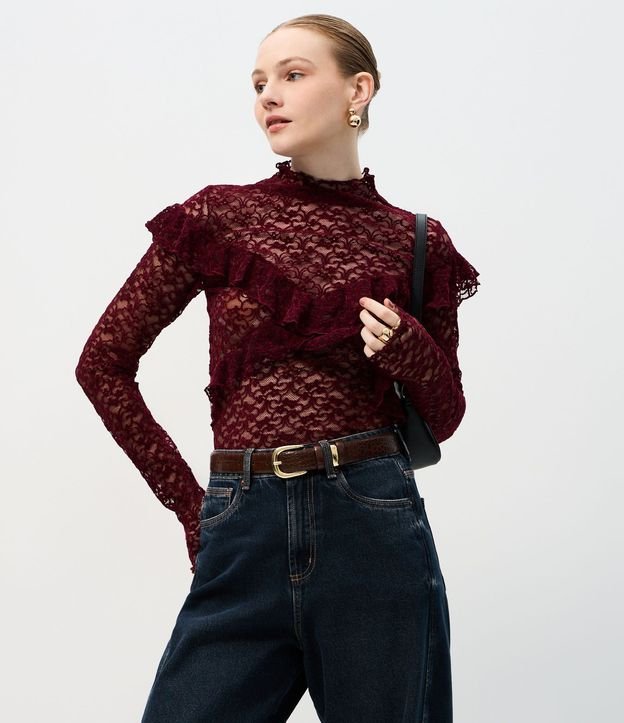 Blusa en Encaje Aterciopelado con Aplicación de Volados 1
