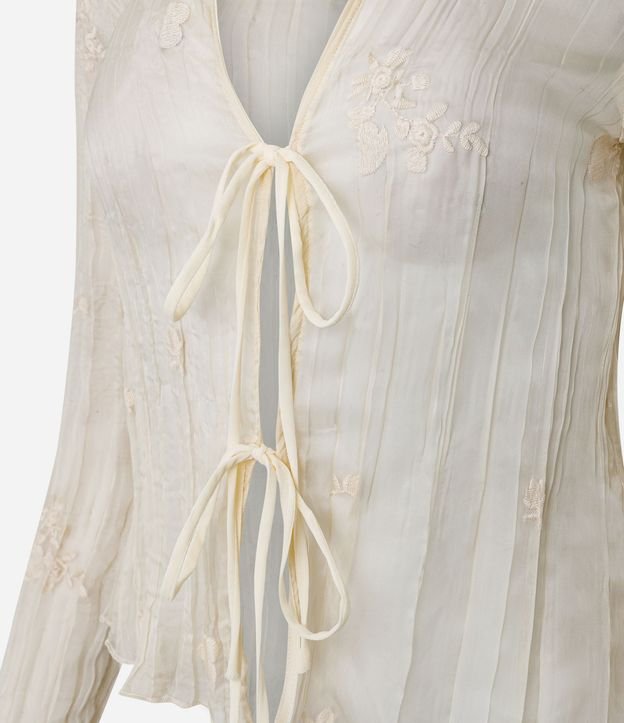 Blusa en Chiffon con Bordados Florales y Lazo Delantero 2