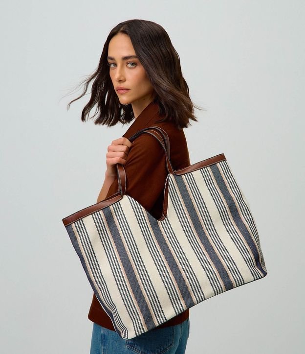 Cartera Shopper en Algodón Rayada con Detalles en PU 8