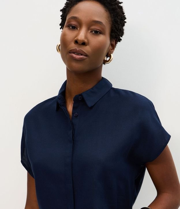 Blusa en Viscolino con Cuello y Sin Sisa 3