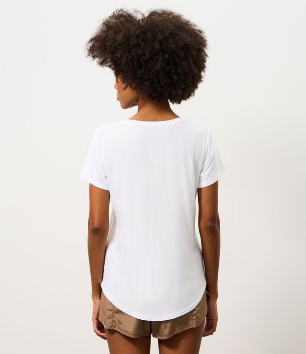 Remera Deportiva en Microfibra con Estampa de Ondas 4