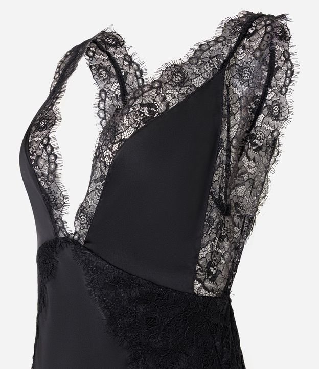 Vestido Midi en Satén con Escote V y Detalle en Encaje 6