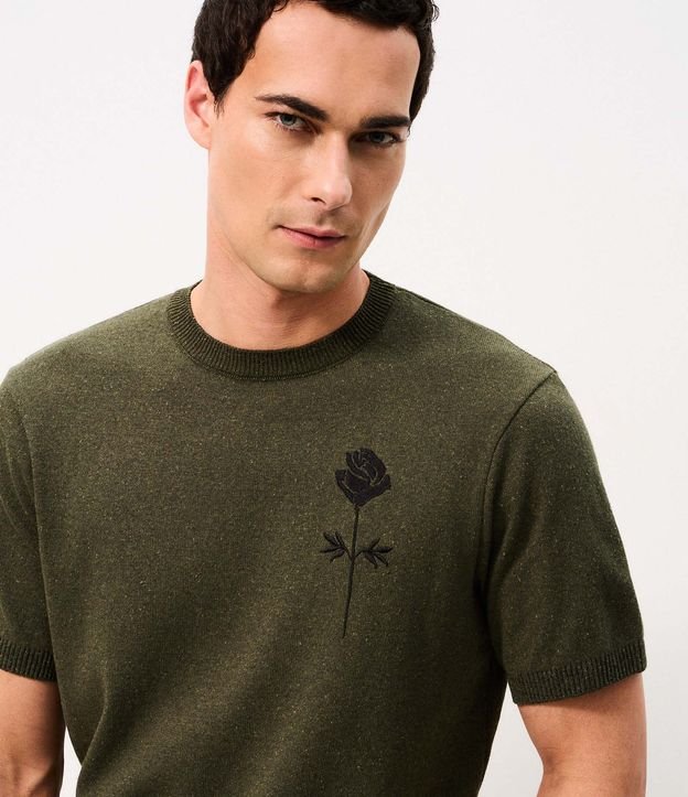 Remera Regular en Jacquard con Rosa Bordada 3