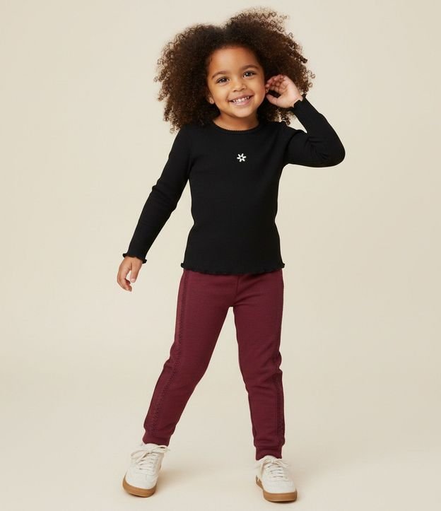 Remera Slim Infantil en Algodón Canelado con Bordado Flor – Talle 1 a 6 años