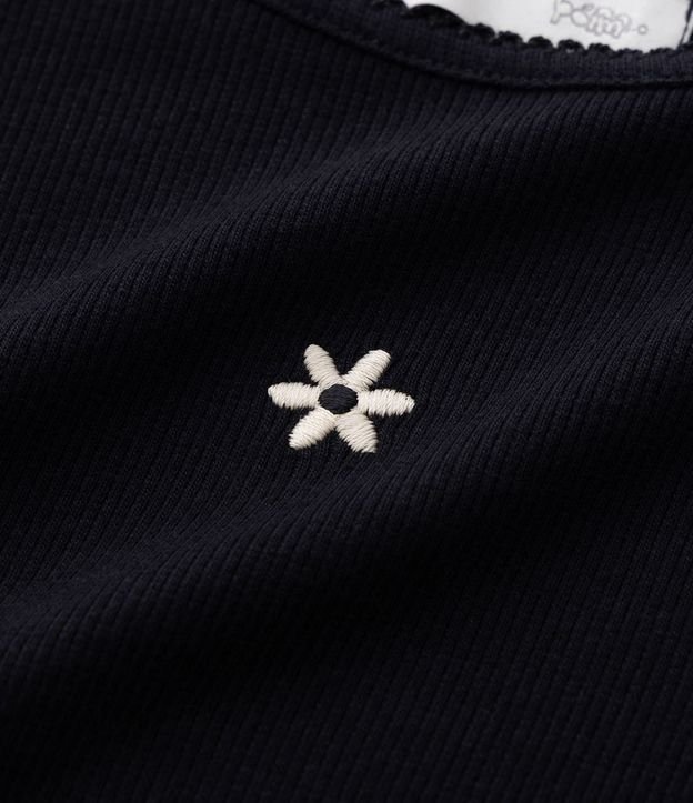 Remera Slim Infantil en Algodón Canelado con Bordado Flor – Talle 1 a 6 años 5