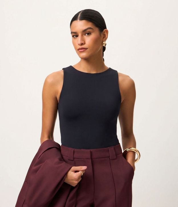 Blusa en Poliamida con Cuello Redondo