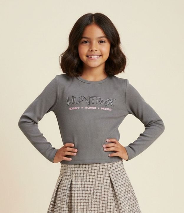 Blusa Infantil Slim con Lettering Huntrix y Aplicación de Strass – Talle 5 a 16 años 2