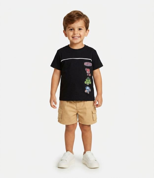 Remera Infantil con Estampa de Mini Heróis con Biés Contrastante – Talle 2 a 6 años