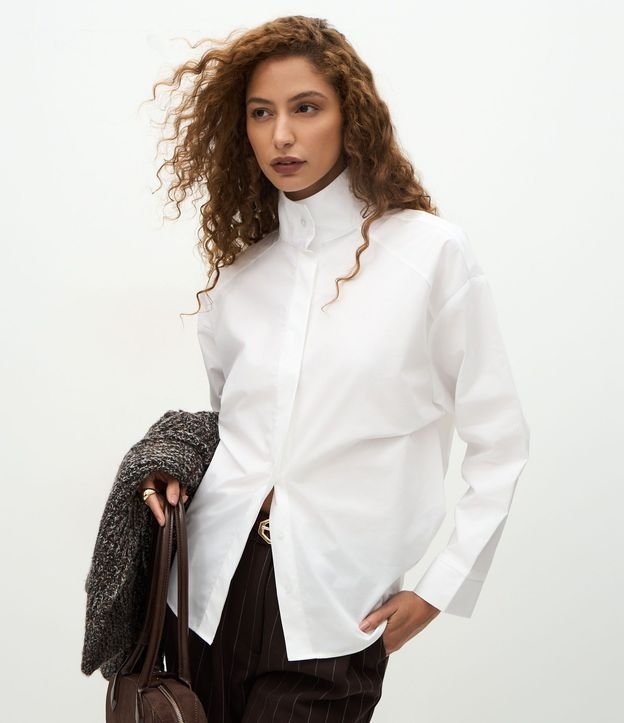 Camisa en Tricolina con Cuello Alto