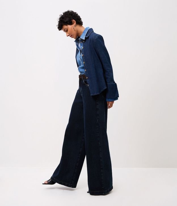Camisa en Jeans con Botones y Puños Alargados 2